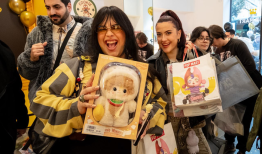 泡泡玛特狂建海外区域总部，中企出海要“抄作业”吗？|界面新闻