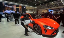 上海车展四十年，已成全球顶级行业盛会 | 2025上海车展|界面新闻 · 汽车