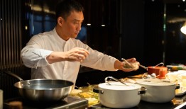 【专访】上海外滩W酒店总经理庄杰瑞Jerry John：创意本身是最大的挑战|界面新闻 · 旅行