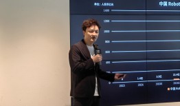 元戎启行即将上线Robotaxi，率先落地深圳和无锡|界面新闻