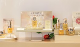 国货美妆林清轩将赴港上市，创始人曾多次公开“卖惨”|界面新闻 · 时尚