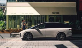 商业头条No.85 | 理想汽车重拾“第二战场”|界面新闻 · 汽车