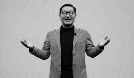 大卫·林奇、约瑟夫·奈、乔治·阿玛尼 ……他们如流星划过星空｜2025年逝者回顾|界面新闻 · 天下