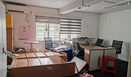 缅甸地震亲历者：机场关闭高速路受损，物资运输仍是难点|界面新闻 · 中国