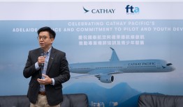 从香港到阿德莱德，国泰航空的战略践行与重塑|界面新闻 · 旅行