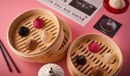 首旅酒店集团开启“精彩长安街•宝藏酒店奇遇记”，上海外滩W酒店与南翔馒头殿跨界合作 | 一周旅行指南|界面新闻 · 旅行