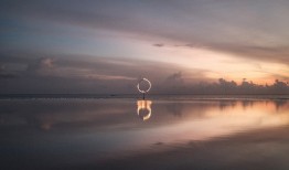 马尔代夫法里群岛丽思卡尔顿酒店推出多项体验，开启夏日海岛之旅 ｜文旅快讯|界面新闻 · 旅行