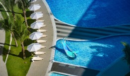 希尔顿集团发布《2026年趋势报告》，Club Med地中海俱乐部“热雪”开板 | 一周旅行指南|界面新闻 · 旅行