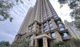 北京4套顶豪法拍房成交，富豪们开始抢房了？|界面新闻 · 地产