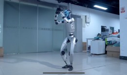 不只扭秧歌，宇树机器人已“进化”到丝滑跳街舞|界面新闻 · 科技