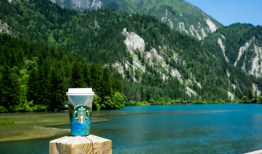 星巴克中国跃过“拐点”: 营收连续三个季度同比增长、同店销售转正|界面新闻