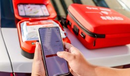 滴滴启动车载AED志愿服务，首批覆盖8城240辆车试运营|界面新闻