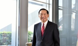 【专访】汇丰银行主席王冬胜：建议适当放宽内地个人投资者参与港股通的资产要求限制|两会•最关注|界面新闻