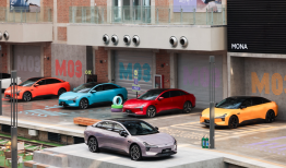 11.98万元起！高阶智能辅助驾驶领航，小鹏MONA M03加推4款新版型升级上市|界面新闻