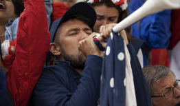 关税摩擦中的中国日用品厂商：有的投靠永辉，有的还在迷茫|界面新闻