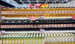 鸣鸣很忙销售额达555亿后，想学胖东来和山姆|界面新闻