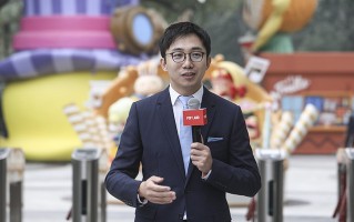 泡泡玛特创始人回应labubu卖高价：月销或达1000万只|界面新闻