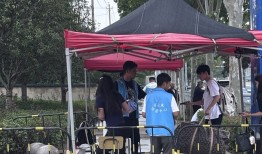 【独家】郑州富士康iPhone 17港区产线已接近满产，近20万人两班倒赶工|界面新闻 · 科技