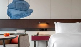 跳出内卷怪圈，华住瞄准新消费高端局|界面新闻 · 旅行