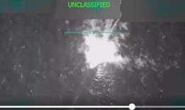 特朗普称美军袭击委内瑞拉运毒船打死11人，委通讯部长：这是AI视频|界面新闻 · 天下