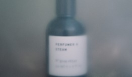 趣味台灯看起来像话筒，乐高推出盆栽积木｜是日美好事物|界面新闻 · 时尚