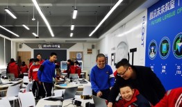 全网最遭小孩哥讨厌的人，打算整点新活|界面新闻