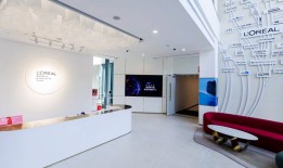 欧莱雅中国研发中心成立20周年：从“适配”走向“创造”|界面新闻 · 时尚