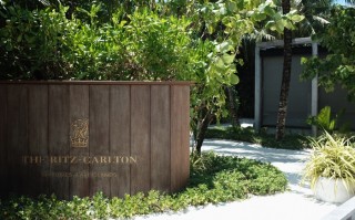 马尔代夫法里群岛丽思卡尔顿酒店推出多项体验，开启夏日海岛之旅 ｜文旅快讯|界面新闻 · 旅行