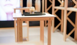 SENSAI绚丽耀颜系列全新升级，巴黎世家新祥云结亮相｜是日美好事物|界面新闻 · 时尚