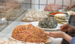 袁记云饺出海，走“平价鼎泰丰”路线|界面新闻