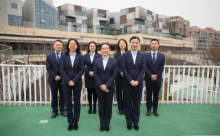 在热爱的赛道上发光发亮 无惧挑战乘风前行|界面新闻