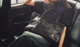 巴黎世家发布新创意总监首支广告，GARCON BY GARCON首开线下店｜是日美好事物|界面新闻 · 时尚