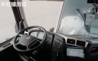 理想i8与重卡撞击试验引争议，乘龙卡车称“被摆了一道”|界面新闻 · 汽车