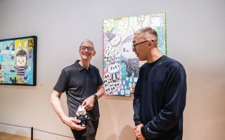 LABUBU向村上隆靠拢，是保持人气的好办法吗？|界面新闻