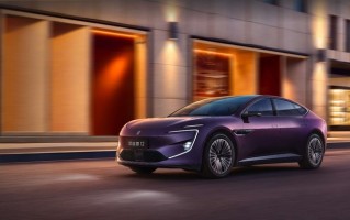 长安汽车2025年中报：新央企首秀高分答卷，“量价利”齐升勾勒增长新范式|界面新闻