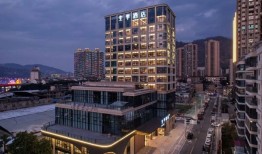 住出“高星”感，返乡人挤爆县城酒店|界面新闻 · 旅行