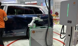 从超充到“兆充”，续航焦虑是否有所缓解？｜2025上海车展|界面新闻 · 汽车