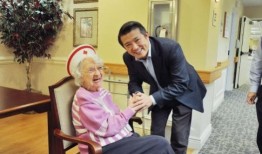 一次“克制”的品牌标识升级：战略长期主义的超级符号|界面新闻