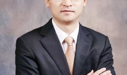 “少壮派”履新，“75后”汪明任上海农商行党委副书记|界面新闻