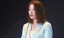 宗馥莉辞职，一段潜伏近30年的矛盾浮出水面|界面新闻