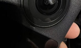 大疆首款全景相机被曝“镜头起雾”，影石创始人深夜回应：只是个例|界面新闻 · 科技