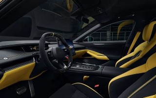 一周新车盘点 | 小米推出SU7高性能Ultra车型 2025款小鹏G6正式亮相|界面新闻 · 汽车