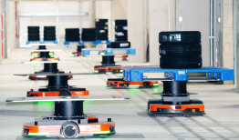 一年完成两次“千店跨越”，途虎把汽修从经验生意变成系统学问|界面新闻