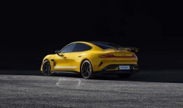 一周新车盘点 | 小米推出SU7高性能Ultra车型 2025款小鹏G6正式亮相|界面新闻 · 汽车