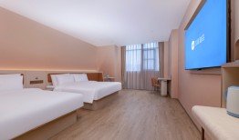 住出“高星”感，返乡人挤爆县城酒店|界面新闻 · 旅行