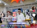 美特斯邦威创始人周成建在直播间跳团舞，上半年公司净利润下降超八成|界面新闻